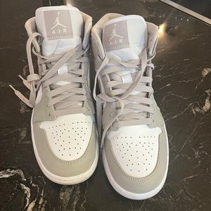Air Jordan 1 Mid Linen College Grey - Size 8 Men’s